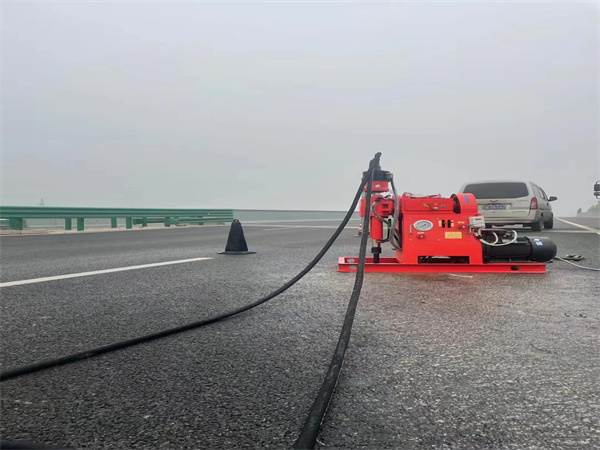 滨湖马路路基路面开裂下沉注浆加固灌浆