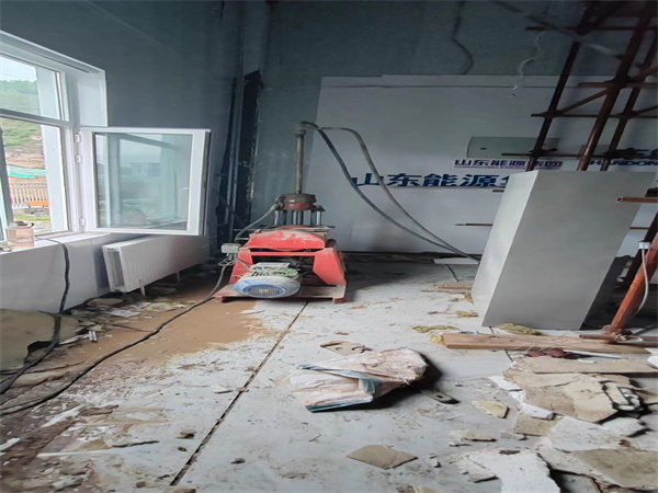 滨湖地基基础下沉墙体裂缝加固注浆顶升施工